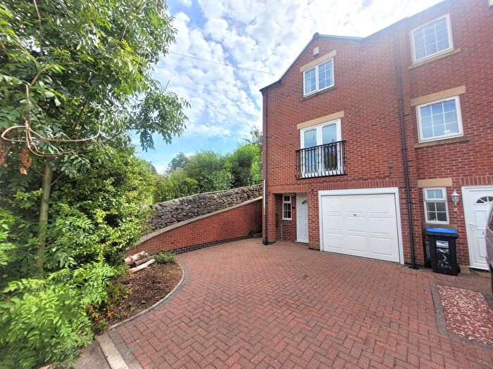 4 Bedroom Town House To Rent In Cherry Tree Court, North Leys, Ashbourne, DE6