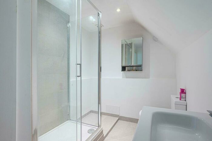 Studio To Rent In Market Place, Hampstead Garden Suburb, London, NW11