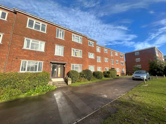 2 Bedroom Apartment To Rent In Bournemouth Road, Poole, BH14