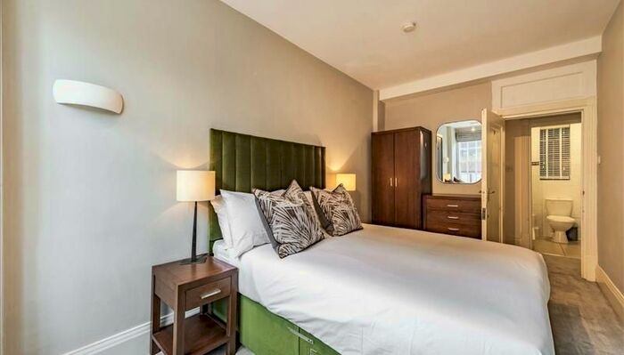 6 Bedroom Flat To Rent In Park Road, London, NW8