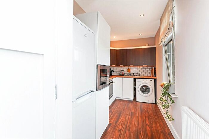 2 Bedroom Flat For Sale In Dukes Road, Rutherglen, Glasgow, South Lanarkshire, G73