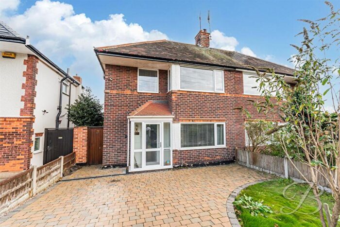 3 Bedroom Semi-Detached House For Sale In Windsor Road, Mansfield, NG18