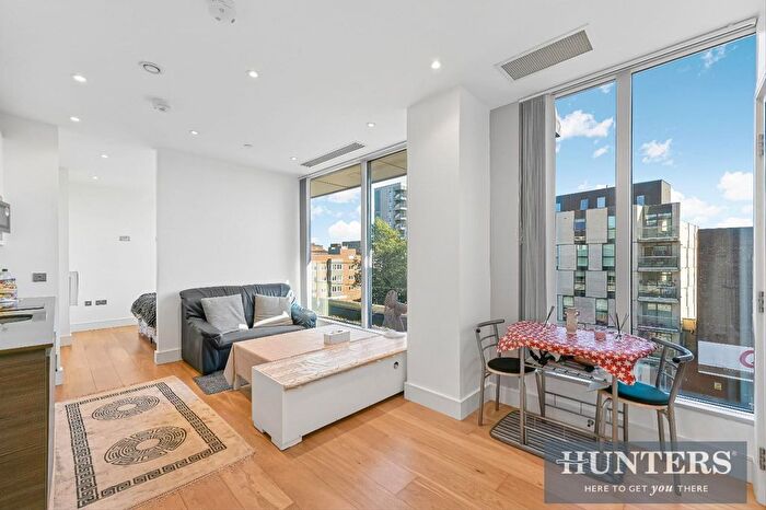 1 Bedroom Flat For Sale In - Staines Road, Hounslow, TW3