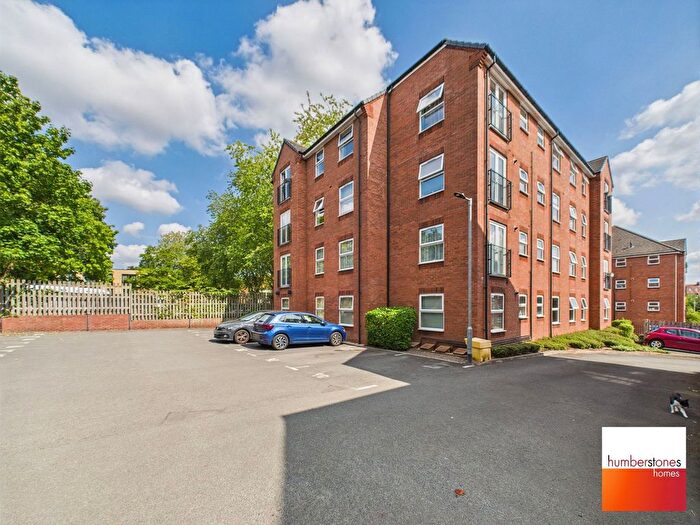 2 Bedroom Flat For Sale In Brett Young Close, Halesowen, B63