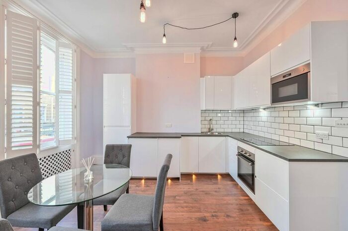 1 Bedroom Flat To Rent In Battersea Park Road, Battersea, London, SW11