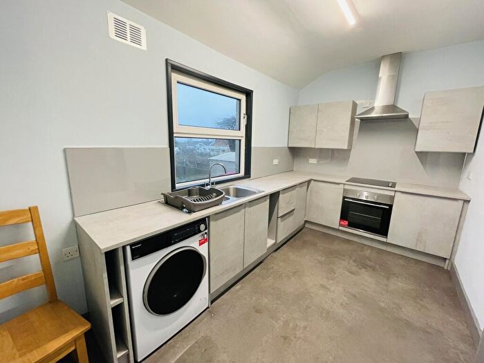 2 Bedroom Apartment To Rent In Pembroke, SA71