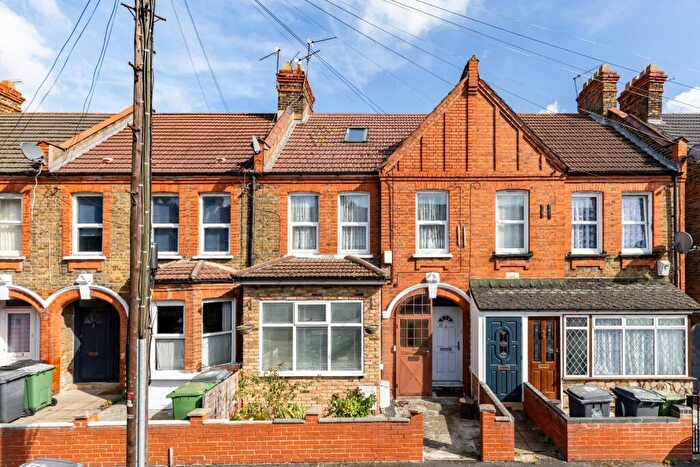 3 Bedroom Maisonette For Sale In Kettlebaston Road, Leyton, E10