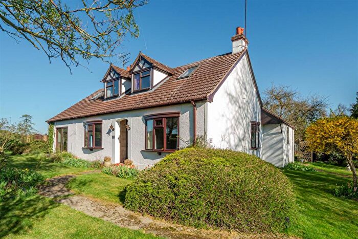 5 Bedroom Detached House For Sale In Bedford Road, Stagsden, MK43