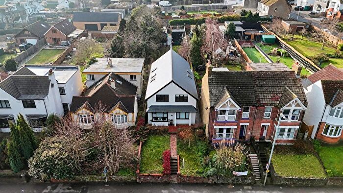 4 Bedroom Detached House For Sale In London Road, Rainham, ME8