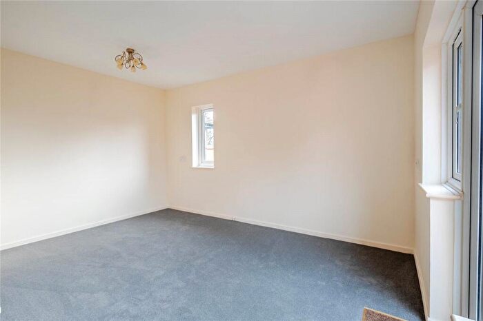 2 Bedroom Bungalow For Sale In Knowles Green, Bletchley, MK2