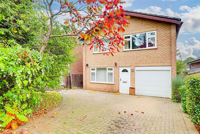 4 Bedroom Detached House For Sale In Hillside Road, Beeston, Nottinghamshire, NG9