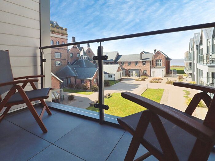 1 Bedroom Flat For Sale In Rest Bay, Porthcawl, CF36