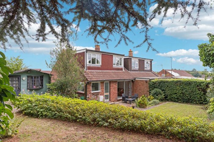 3 Bedroom Bungalow For Sale In Manor Crescent, Hitchin, SG4