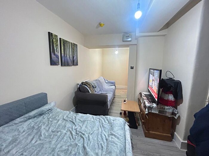 1 Bedroom Studio To Rent In Studio Flat For Rent London, N15