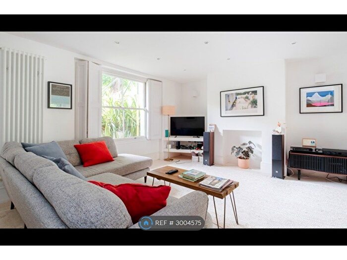 2 Bedroom Maisonette To Rent In Elizabeth Avenue, London, N1
