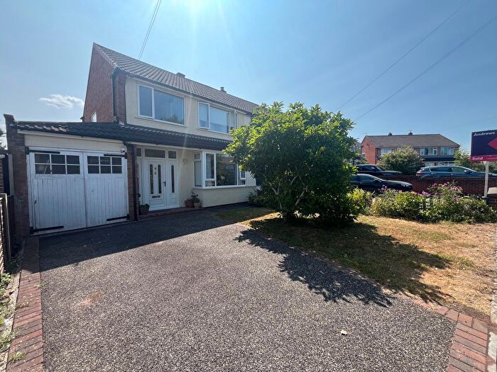 3 Bedroom Semi-Detached House To Rent In Bradley Avenue, Bristol, BS36