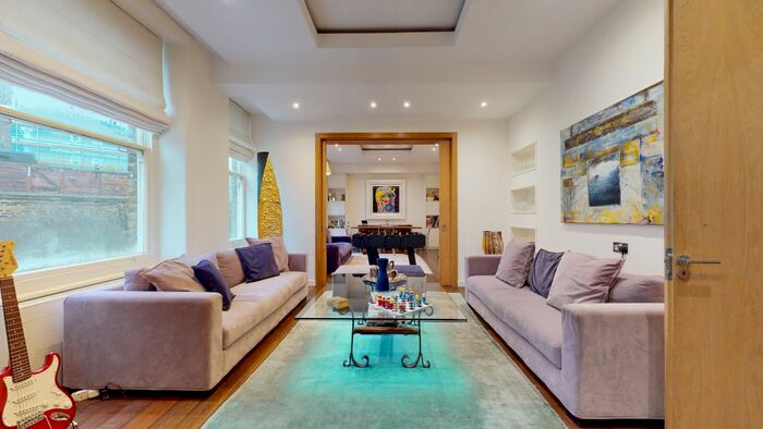 3 Bedroom Flat To Rent In Barkston Gardens, London, SW5