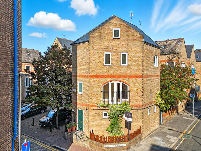 4 Bedroom End Of Terrace House For Sale In Wapping High Street, Wapping, E1W