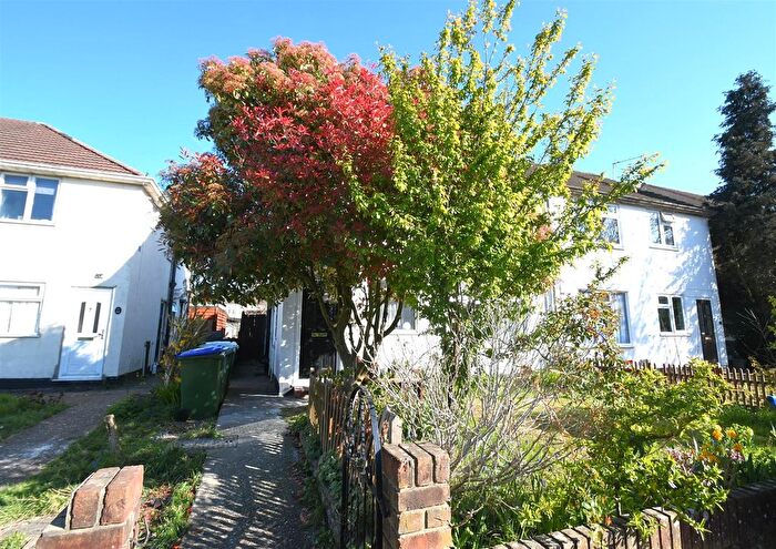 2 Bedroom Maisonette To Rent In Burr Close, Bexleyheath, DA7