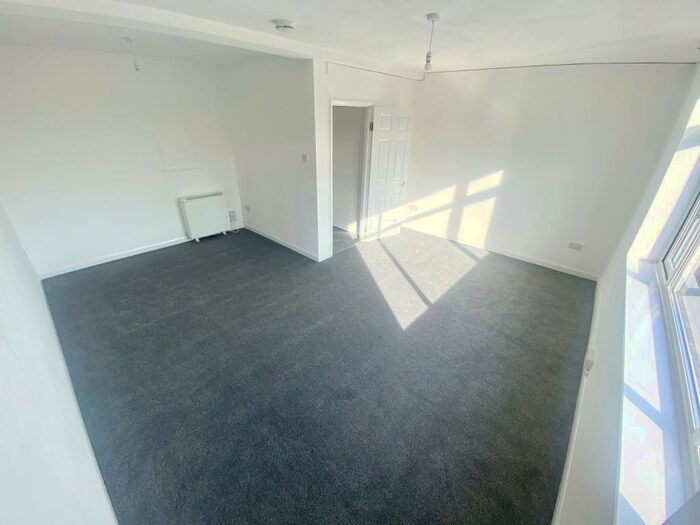 2 Bedroom Apartment To Rent In Merrow, Guildford, GU1