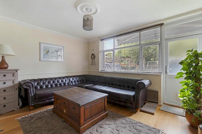 3 Bedroom Terraced House To Rent In Tooting Bec Road, Tooting Bec, SW17