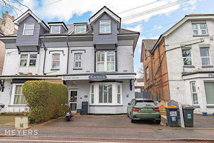 8 Bedroom Semi Detached House For Sale In Gardens View, Bournemouth, BH1