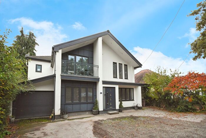 4 Bedroom Detached House For Sale In Southend Road, Howe Green, Chelmsford, CM2