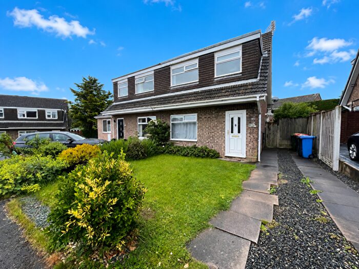 3 Bedroom Semi-Detached House For Sale In Harewood Close, Poulton-Le-Fylde, FY6