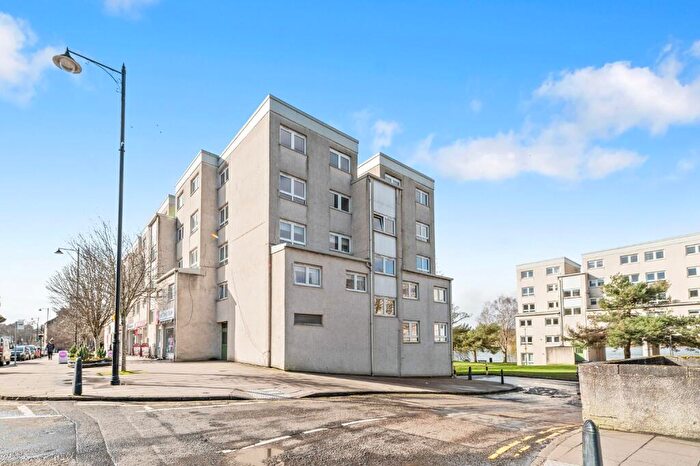 2 Bedroom Flat To Rent In The Vennel, Linlithgow, EH49