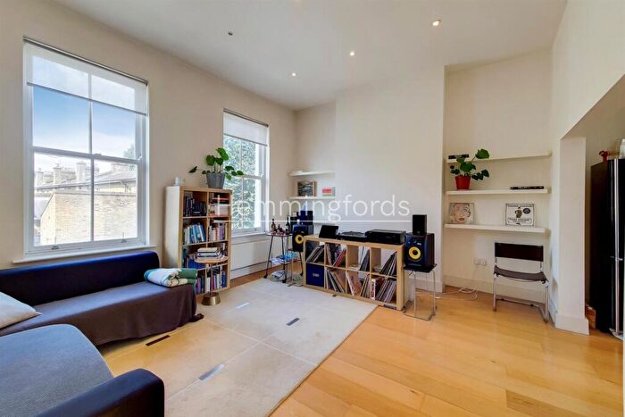2 Bedroom Apartment To Rent In Whitehorse Road, London, E1