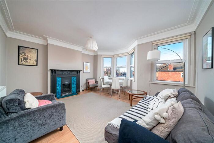 2 Bedroom Flat To Rent In Kings Road, London, NW10