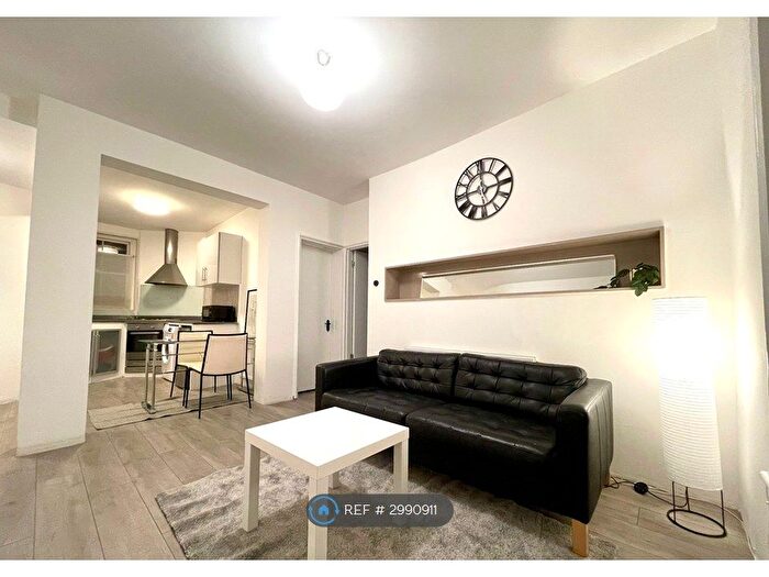 2 Bedroom Flat To Rent In Shoreditch, London, EC2A