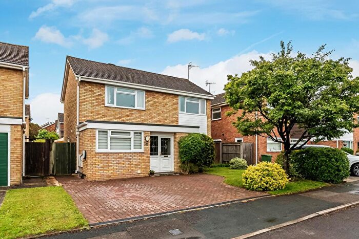 4 Bedroom Detached House For Sale In Rodney Way, Boxgrove Park, Guildford, Surrey, GU1