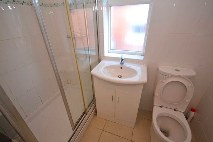 5 Bedroom Terraced House To Rent In Norris Road, Reading, Berkshire, RG6