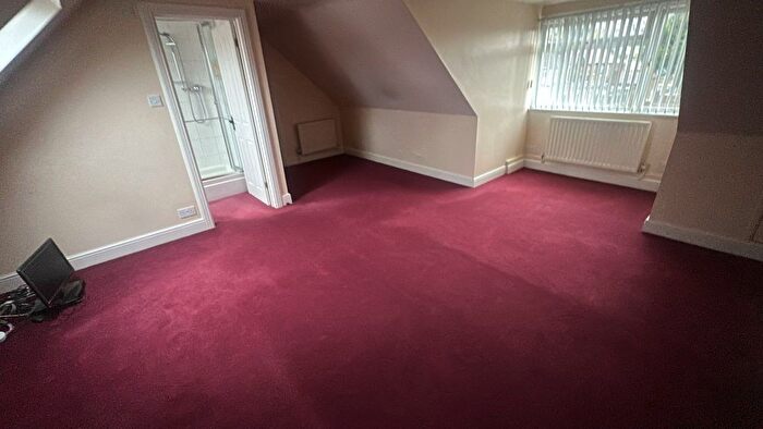 4 Bedroom Detached House To Rent In Lewsey Road, Luton, LU4