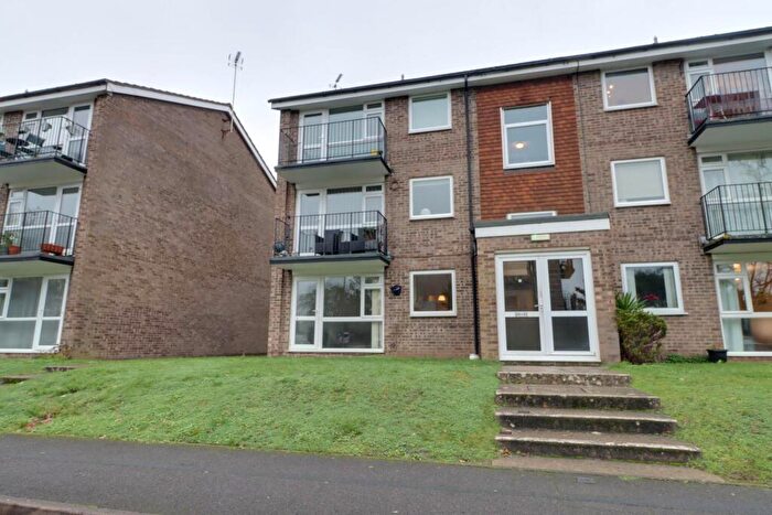 2 Bedroom Flat To Rent In Armadale Court, Reading, RG30