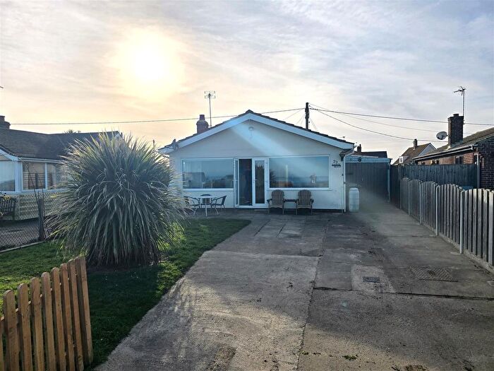 2 Bedroom Detached Bungalow To Rent In The Promenade, Scratby, NR29