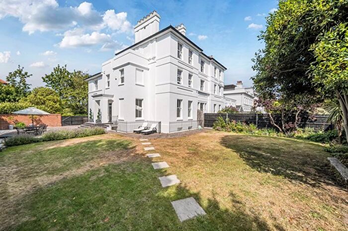 4 Bedroom Property For Sale In Uxbridge House, Wakefield Place, Alverstoke, PO12