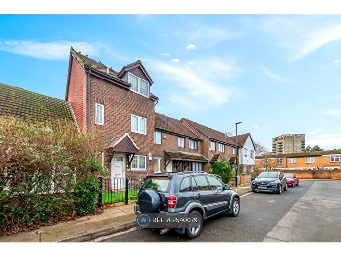 4 Bedroom Terraced House To Rent In Avocet Mews, London, SE28