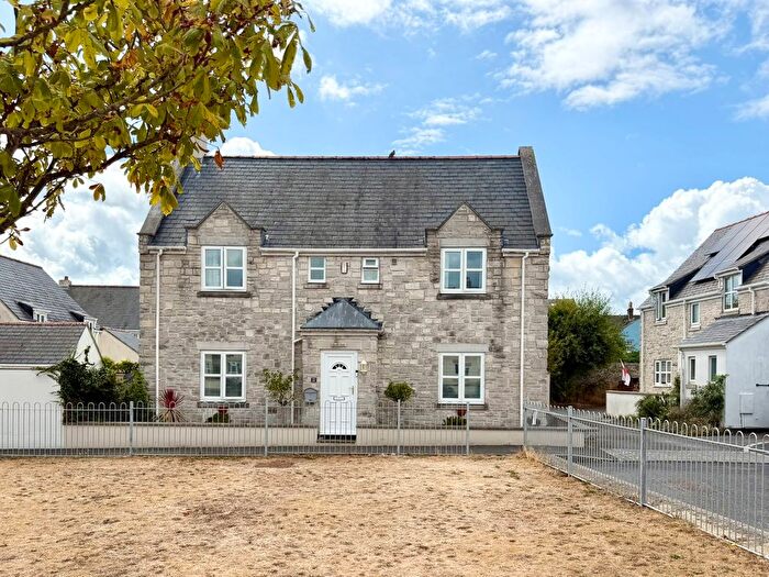 4 Bedroom Detached House For Sale In Fancys Close, Portland, Dorset, DT5