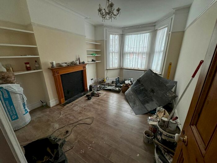 3 Bedroom Flat To Rent In Vaughan Road, Harrow, HA1