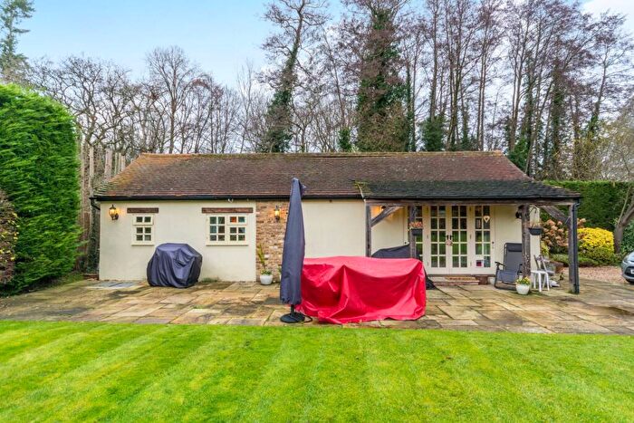 1 Bedroom Detached House To Rent In Chobham, , Woking, GU24