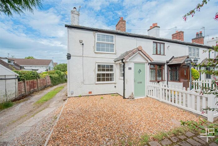 2 Bedroom End Of Terrace House To Rent In Prosperity, Astley, Tyldesley, Manchester, M29
