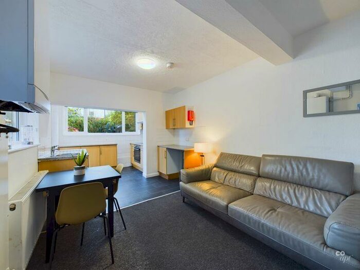 5 Bedroom Terraced House To Rent In Brading Road, Brighton, BN2