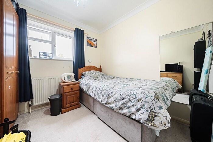 3 Bedroom End Of Terrace House For Sale In Newbury, Berkshire, RG14