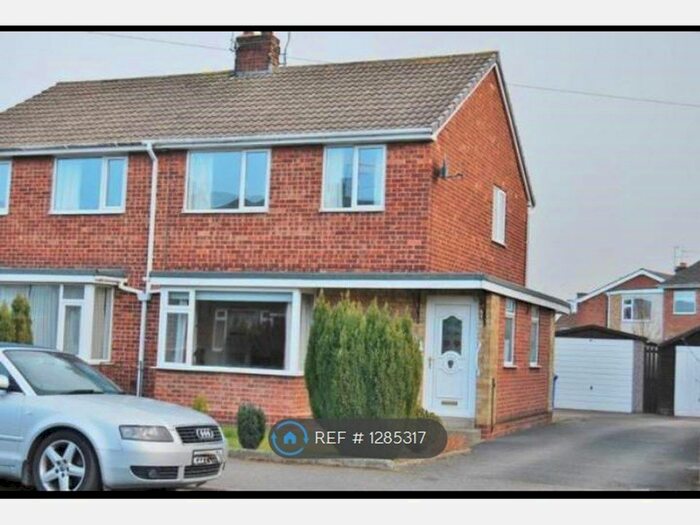 3 Bedroom Semi-Detached House To Rent In St. Leonard's Road, Beverley HU17