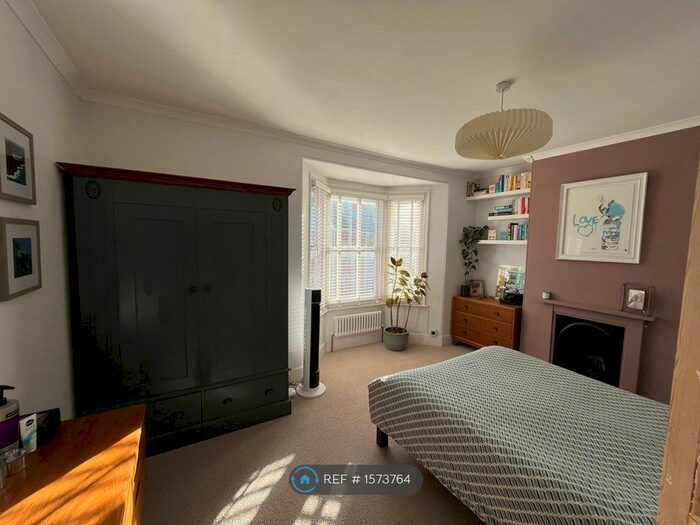 3 Bedroom Terraced House To Rent In East Grove Road, Exeter, EX2