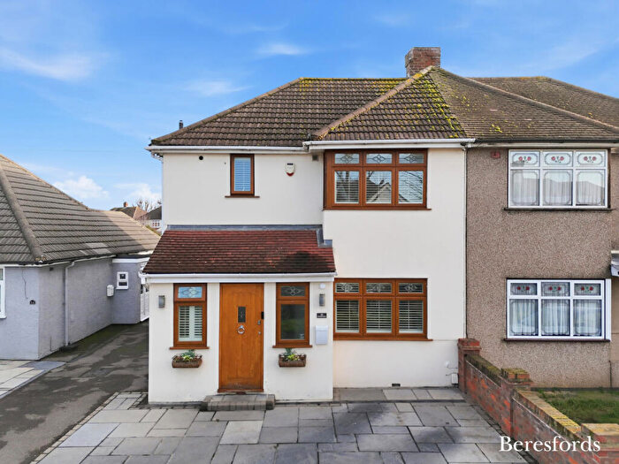 3 Bedroom Semi Detached House For Sale In Coronation Drive, Hornchurch, RM12