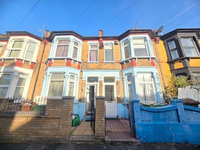 1 Bedroom Flat To Rent In Salcombe Road, London, E17