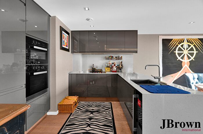 2 Bedroom Flat To Rent In Farm Lane, London, SW6